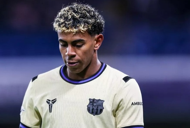 CBS Sports tung ảnh chế gây sốt Cucurella bỏ túi Yamal