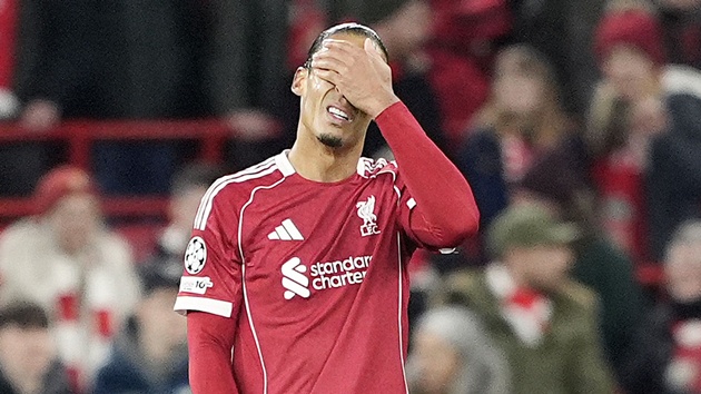 Liverpool thua PSV, Van Dijk và hàng thủ gây lo ngại