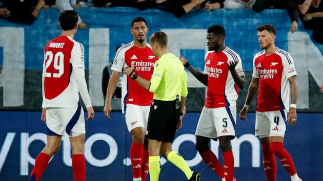 3 “điểm đen” trong trận hoà của Arsenal