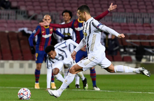 5 điểm nhấn Barca 0-3 Juve: Ronaldo ngạo nghễ, Blaugrana bạc nhược