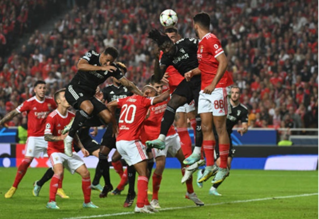 5 đội không được mời dự Super League lần lượt sút bay Juve khỏi C1