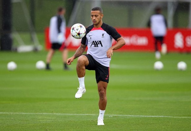 7 điều rút ra từ buổi tập Liverpool: ‘Ảo thuật gia’ sẵn sàng; Áp lực của Salah