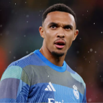 Alexander-Arnold bị la ó ở Anfield: Phản ứng lạnh lùng và lời nhắn gửi Liverpool