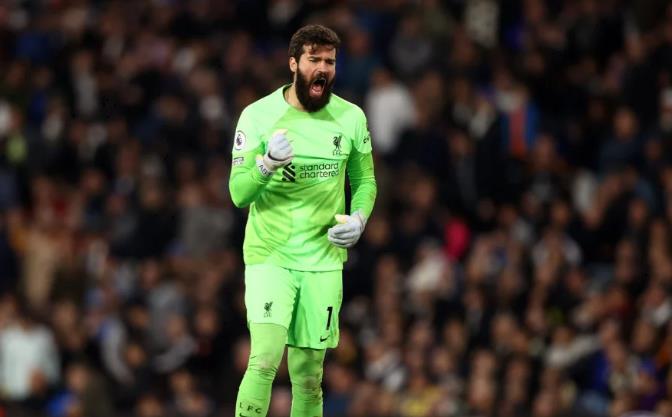 Alisson: “Đó không phải là câu hỏi mà tôi nên trả lời”