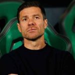 Alonso né tránh bàn về tương lai, khẳng định kiểm soát phòng thay đồ là ưu tiên