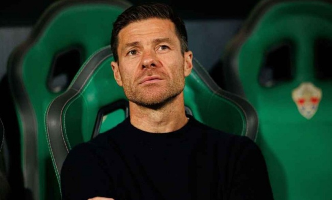 Alonso né tránh bàn về tương lai, khẳng định kiểm soát phòng thay đồ là ưu tiên