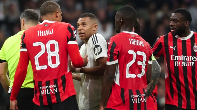 Ancelotti thừa nhận Real gặp khó khăn, bác bỏ tin đồn về Mbappe