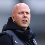 Arne Slot thận trọng trước trận gặp Lille