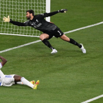 Arnold và rủi ro trong cách chơi của Liverpool