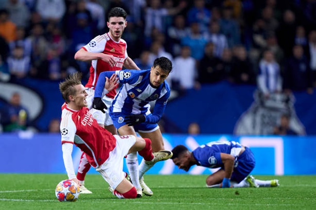 Arsenal cúi gằm mặt vì độc chiêu của Porto