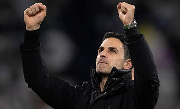 Arsenal đánh bại Real, Arteta vẫn muốn tát Saka