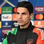 Arsenal không thể buông xuôi tại Paris