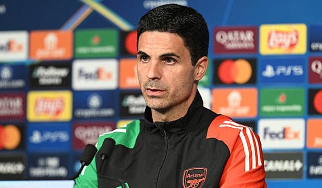 Arsenal không thể buông xuôi tại Paris