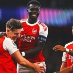 Arsenal và 14 phút làm rung chuyển châu Âu