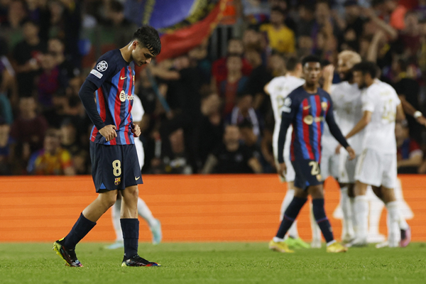 Barca bị loại ở Cúp C1: Nỗi thống khổ vô tận