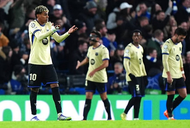 Barca may mắn không thua đậm hơn trước Chelsea