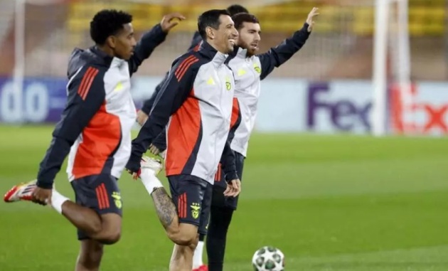 Barca thở phào với Di Maria và Alvaro Carreras