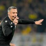 Bayern “mừng thầm” vì trọng tài, Barca lo lắng