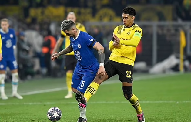 Bellingham khiến tân binh kỷ lục Chelsea bị chế nhạo