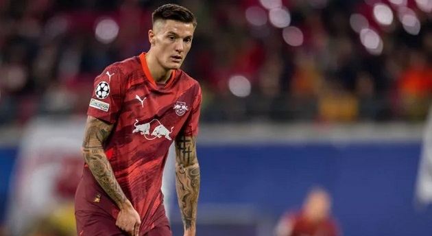 Benjamin Sesko gửi thông điệp ý nghĩa đến các ông lớn