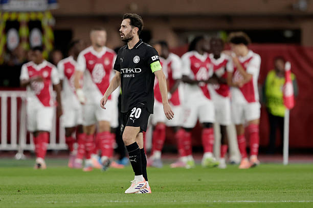 Bernardo Silva hé lộ dự định tương lai với Man City