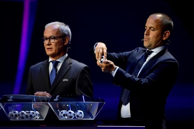 Bốc thăm chia bảng C1: Bảng tử thần gọi tên Newcastle; Man Utd đụng độ Bayern