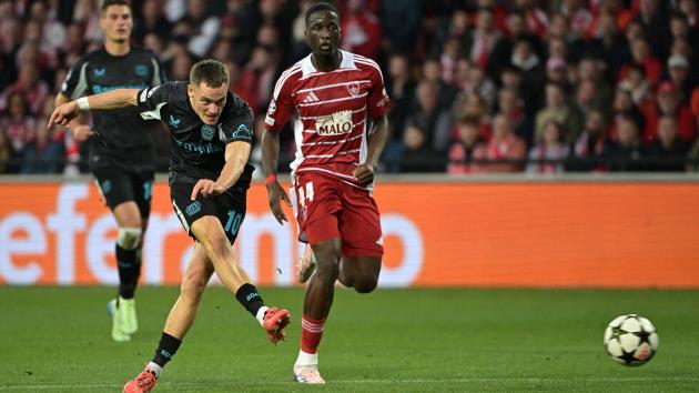 Brest 1-1 Leverkusen: Xứng danh nhạc trưởng; 2 đội cùng bất bại
