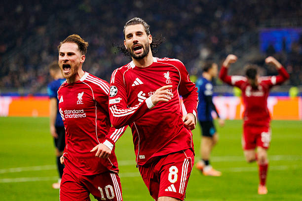 Carragher bình luận về quả phạt đền giúp Liverpool thắng Inter Milan 1-0