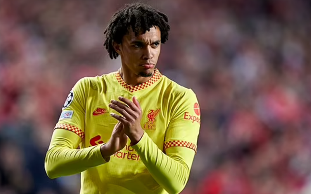 Carragher gọi sao Liverpool là bậc thầy chuyền bóng