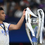 Casemiro phá hỏng kế hoạch của Liverpool