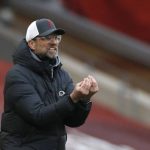 CĐV Liverpool điên tiết đòi tống khứ cái tên tệ hại, chỉ biết đi bộ