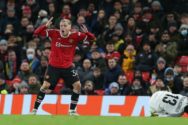 CĐV M.U tức giận: “Solskjaer đã đúng về Van de Beek”
