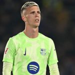 CĐV nổi giận, yêu cầu Dani Olmo rời sân sau sai lầm trước Inter