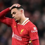 CĐV: “Trận đấu cuối cùng của cậu ấy ở Liverpool”