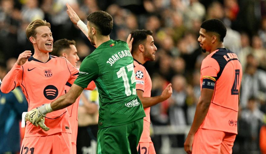 Chấm điểm Barcelona: Tuyệt đỉnh Marcus Rashford