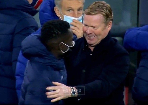 CHOÁNG! Barca thua thảm tại Camp Nou, Koeman cười ‘như được mùa’