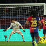 CHOÁNG! Sao Barcelona ra sân 101 trận liên tiếp