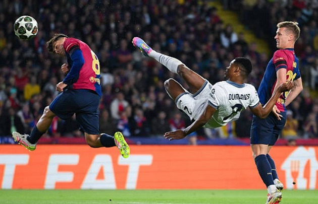 Chống phản công và bóng chết: Nhiệm vụ sống còn với Barca