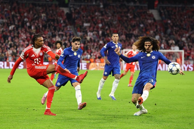 Cucurella bị chỉ trích sau trận Chelsea thua Bayern Munich