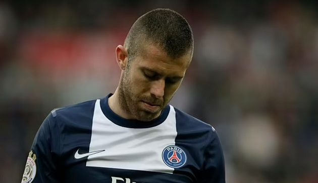 Cựu cầu thủ PSG bị đuổi khỏi Anfield vì cổ vũ đội nhà