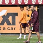 Đa nghi, đối thủ từ chối tập tại Old Trafford