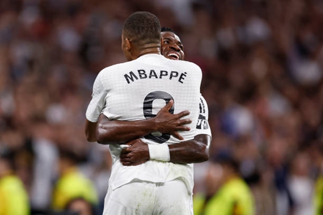 Đập tan nghi ngờ, Mbappe – Vinicius giúp Real hủy diệt Dortmund
