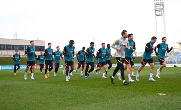 Đặt chân đến Madrid, dàn sao Chelsea tự tin đến lạ