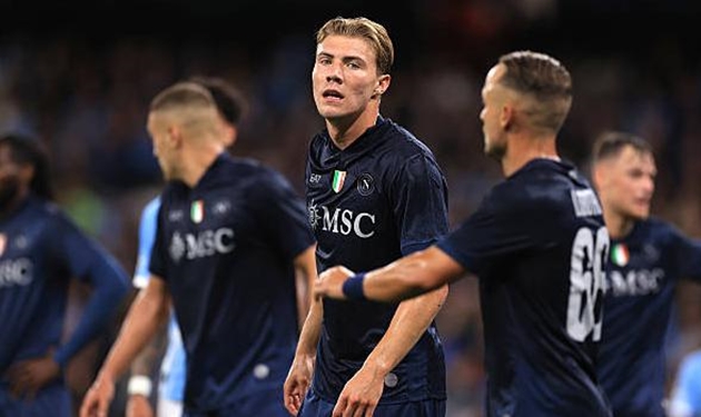 De Bruyne rời sân sớm, Hojlund tiết lộ cảm xúc của đồng đội