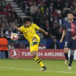 ‘Dembele dứt điểm vọt xà’