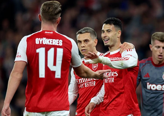 Đội hình dày của Arsenal bắt đầu phát huy tác dụng