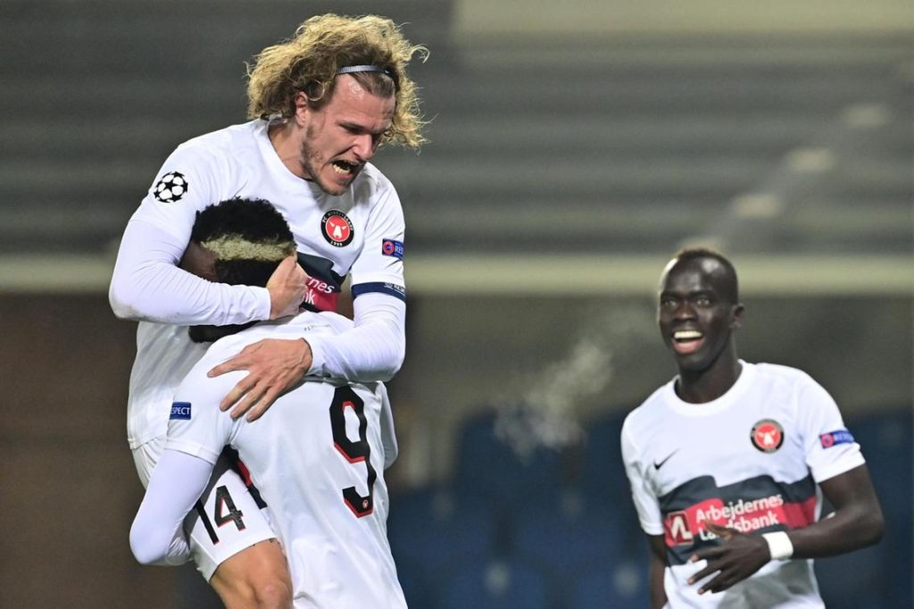 Đội hình tiêu biểu Champions League giữa tuần qua: Lukaku sát cánh cùng Giroud