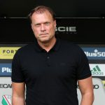 Đối thủ sa thải HLV trước trận gặp Barca