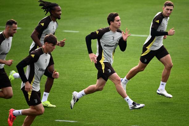 Dusan Vlahovic tạo thảm họa ở Champions League