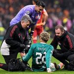 Ekitike chấn thương, Liverpool thấp thỏm trước trận gặp Chelsea